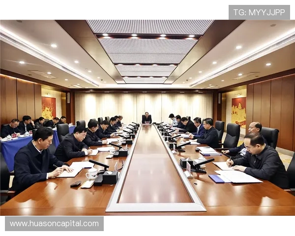 阿莫林勇于担当主动揽责以身作则为团队减压展现领袖风范