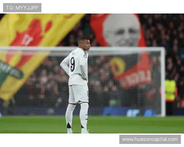 原创一场4-3上演进球大战，姆巴佩一战封神：轰入4球，刷新欧冠新纪录